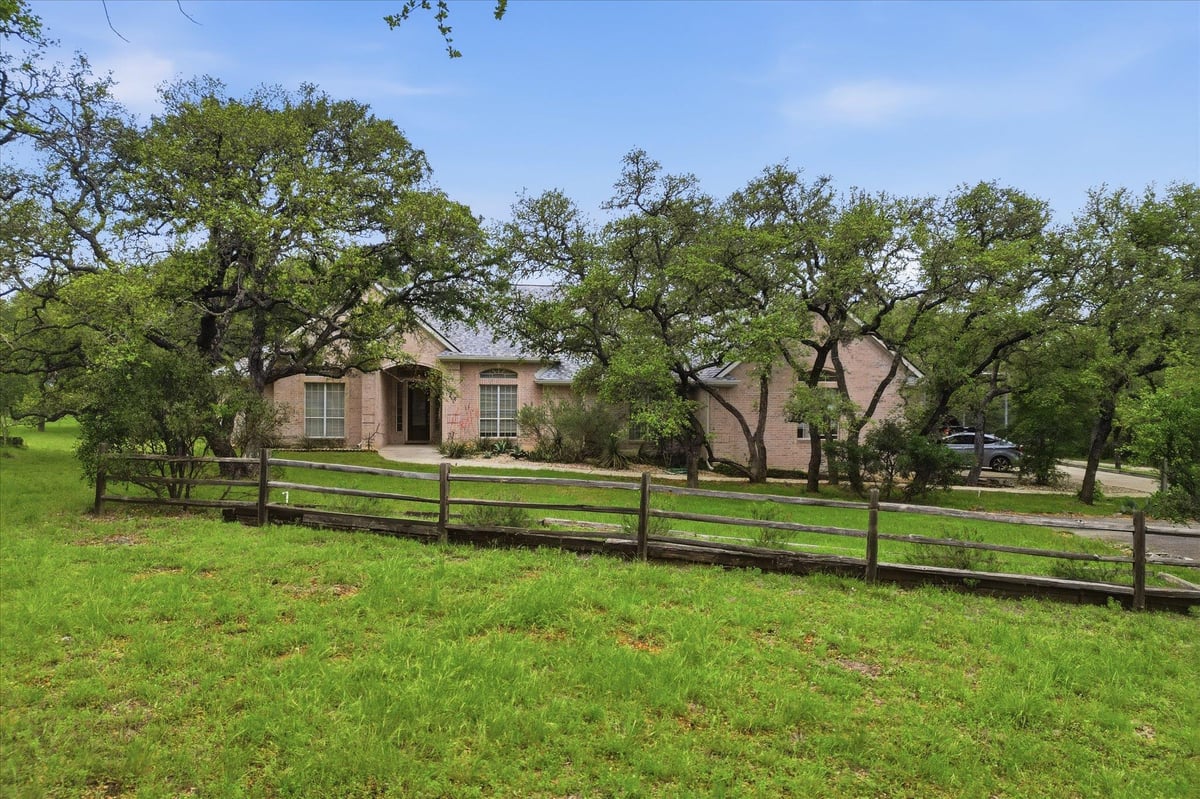 View 1100 Appalachian Trl in Summer Mountain Ranch Sec 2 1100 Appalachian Trl - front exterior - Luxury home in Summer Mountain Ranch Sec 2, San Marcos, TX