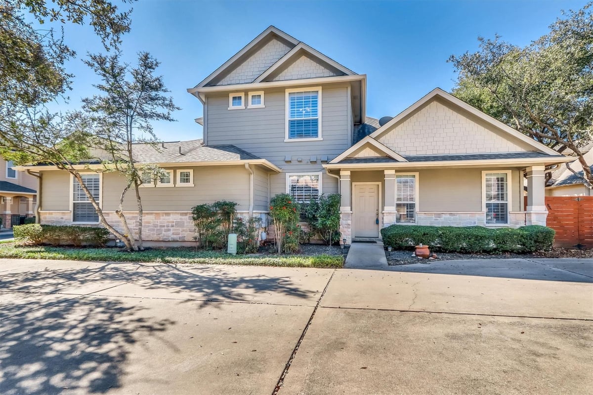 View 11000 Anderson Mill Rd Unit #115 in Courtyard Hms/Anderson Oaks Ph 11000 Anderson Mill Rd Unit #115 - front exterior - Luxury home in Courtyard Hms/Anderson Oaks Ph, Austin, TX