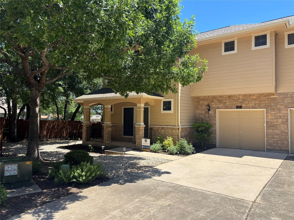 View 11000 Anderson Mill Rd Unit #22 in Courtyard Hms/Anderson Oaks Ph 11000 Anderson Mill Rd Unit #22 - front exterior - Luxury home in Courtyard Hms/Anderson Oaks Ph, Austin, TX