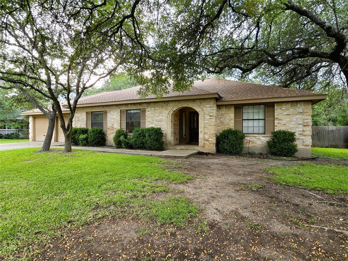 View 11004 Chateau Hl in Spicewood Estates Sec 02 11004 Chateau Hl - front exterior - Luxury home in Spicewood Estates Sec 02, Austin, TX