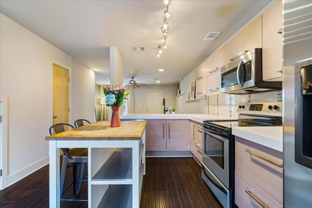 View 1101 Grove BLVD Unit #203 in Townhomes At Riverside Grove 1101 Grove BLVD Unit #203 - property photo 1 - Luxury home in Townhomes At Riverside Grove, Austin, TX