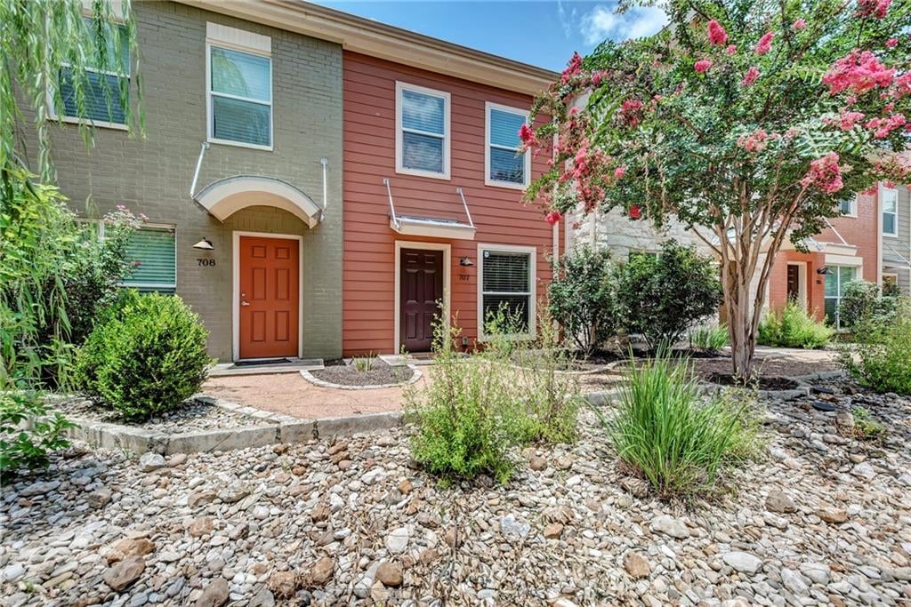 View 1101 Grove Blvd Unit #707 in Townhomes at the Riverside Grove 1101 Grove Blvd Unit #707 - front exterior - Luxury home in Townhomes at the Riverside Grove, Austin, TX