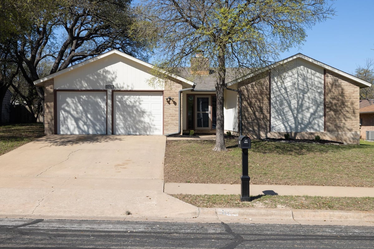 View 1101 Huntridge Dr in Gracywoods Sec 02 1101 Huntridge Dr - front exterior - Luxury home in Gracywoods Sec 02, Austin, TX