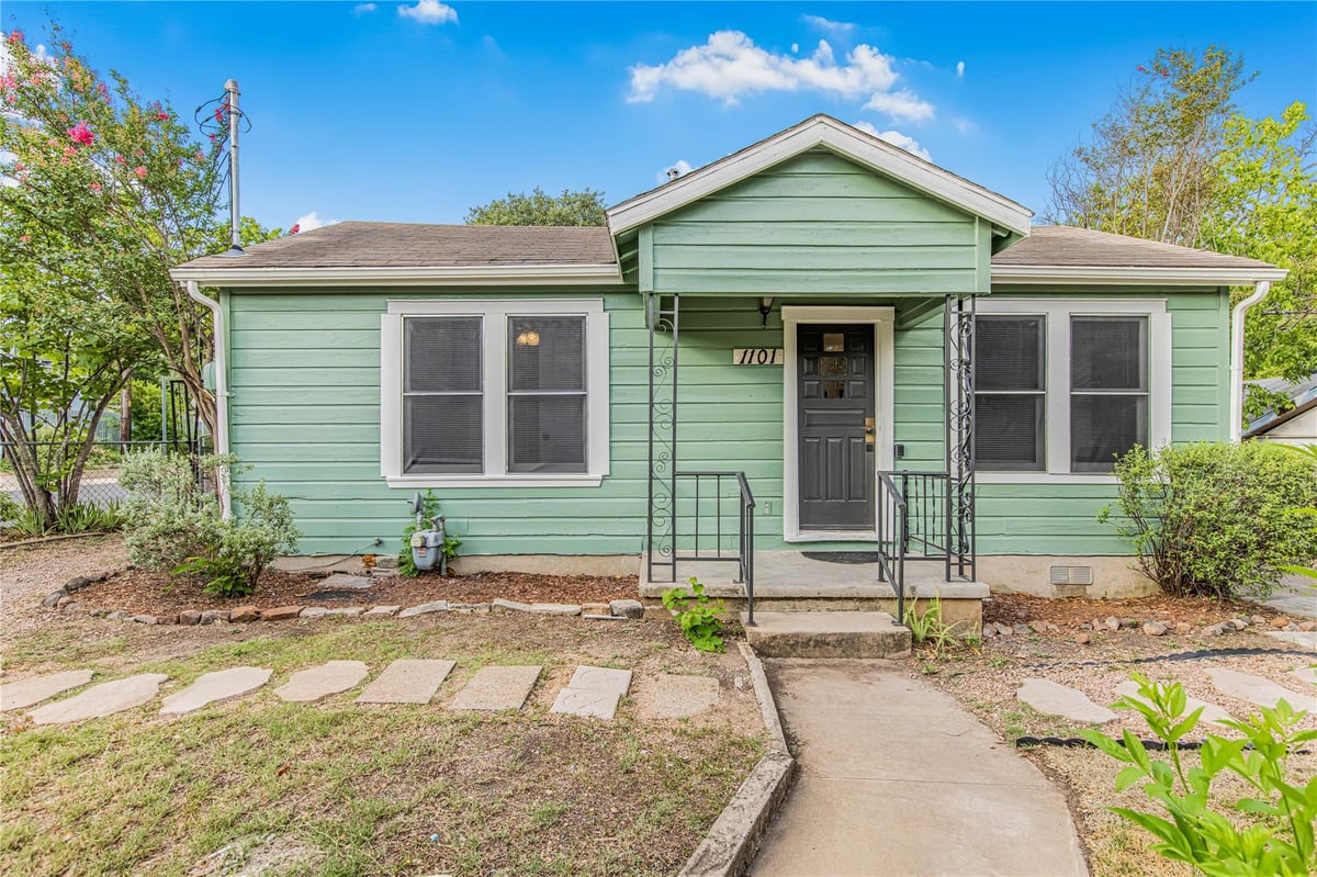 View 1101 W Mary ST in Bouldin James E Add 1101 W Mary ST - property photo 1 - Luxury home in Bouldin James E Add, Austin, TX