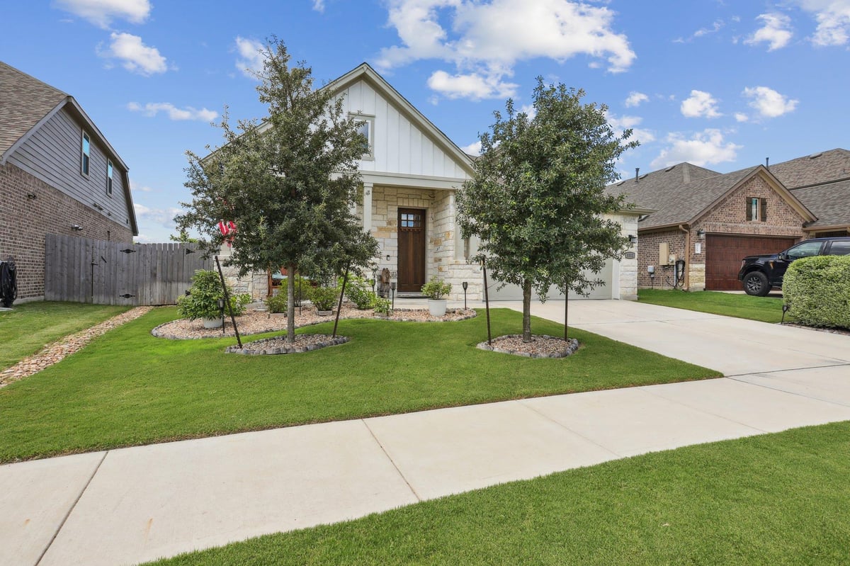 Living area at 1102 Simmental Loop - 3 bed 2 bath home