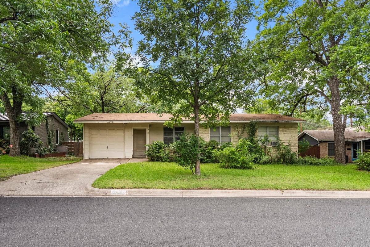 View 1102 Southwood RD in Southwood Sec 02 1102 Southwood RD - property photo 1 - Luxury home in Southwood Sec 02, Austin, TX