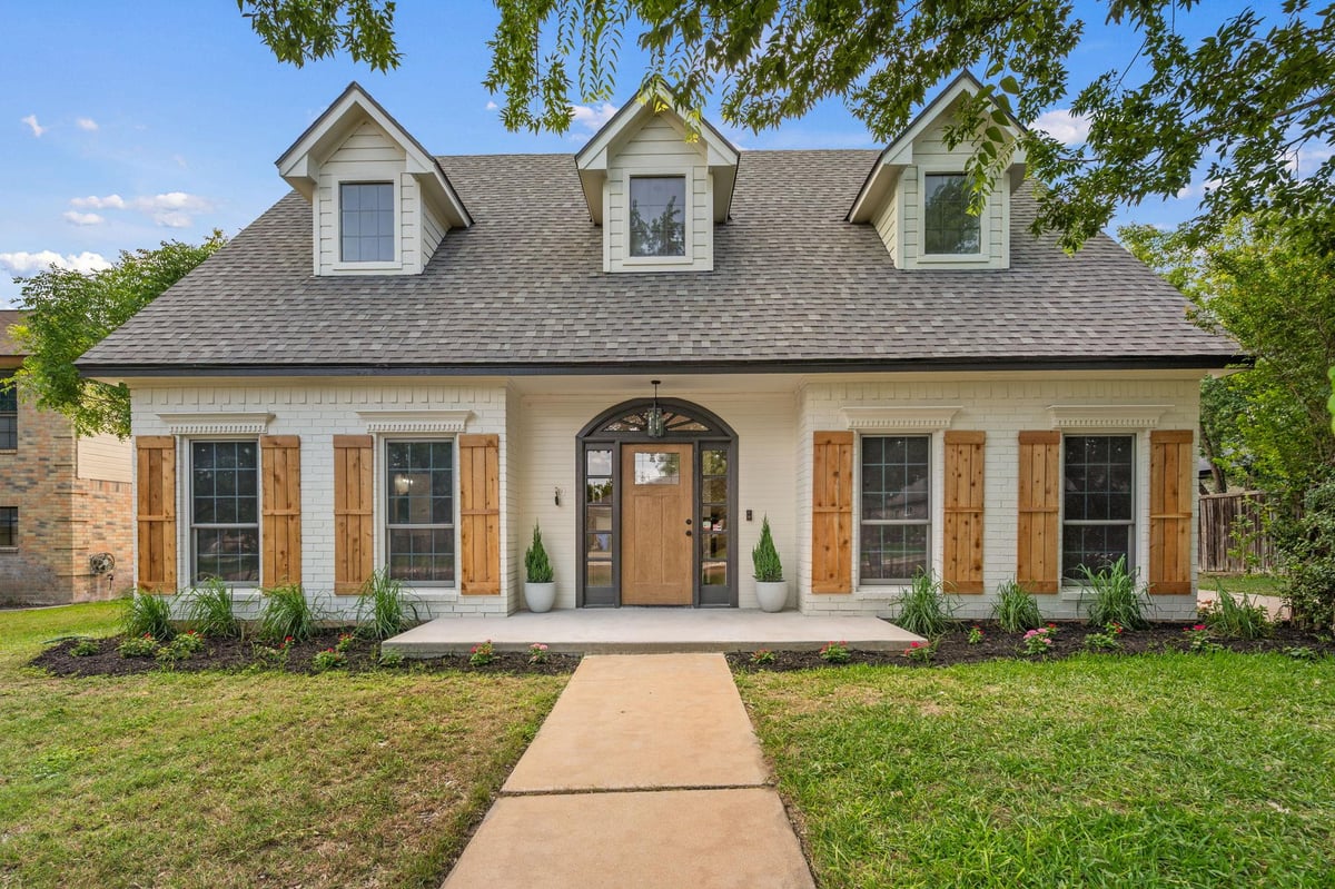 View 1102 Twin Creek DR in Saxony 1102 Twin Creek DR - front exterior - Luxury home in Saxony, Pflugerville, TX