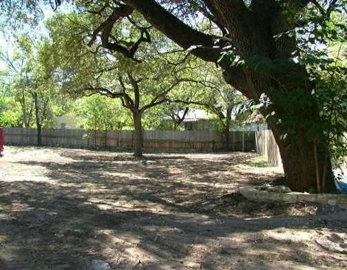 View 1103 Monroe 1103 Monroe - front exterior - Luxury lot in Austin, TX