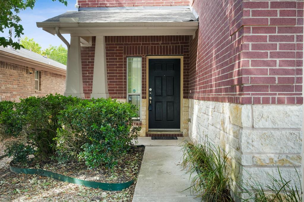 View 11036 Short Springs Dr in Pioneer Crossing East Sec 10 11036 Short Springs Dr - front exterior - Luxury home in Pioneer Crossing East Sec 10, Austin, TX