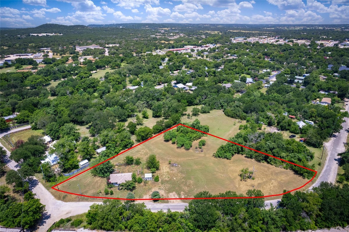 View 1104 S Boundary ST in Vanderveer/ Alexander 1104 S Boundary ST - front exterior - Luxury lot in Vanderveer/ Alexander, Burnet, TX