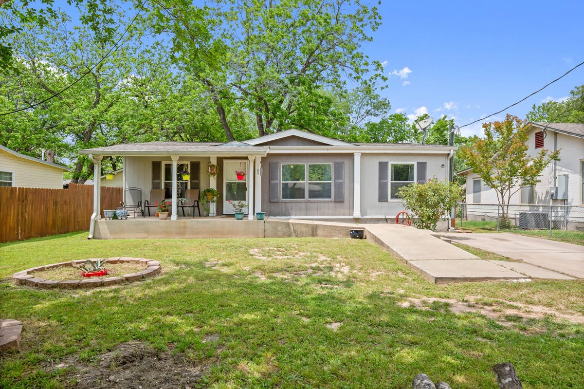 View 1104 Vasquez St in Chernosky 16 1104 Vasquez St - front exterior - Luxury home in Chernosky 16, Austin, TX
