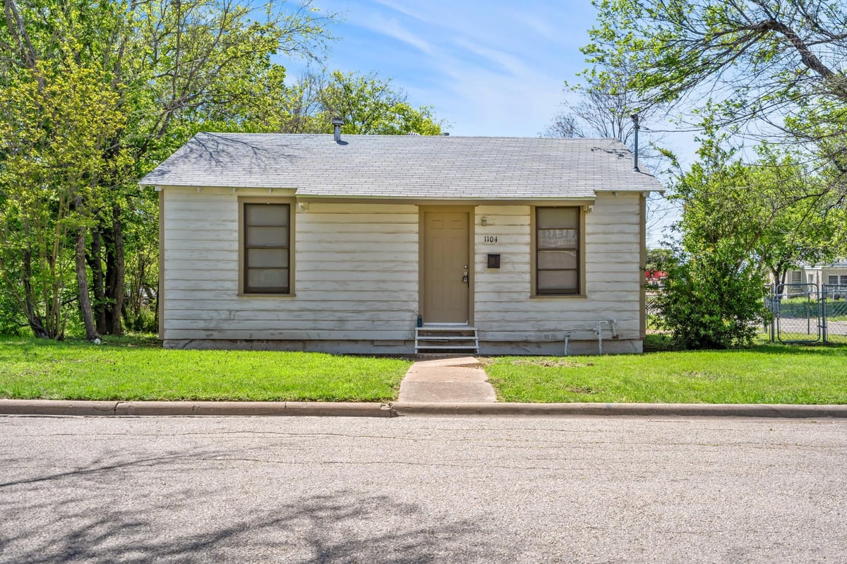 View 1104 York Ave in Camp Add 1104 York Ave - front exterior - Luxury home in Camp Add, Killeen, TX