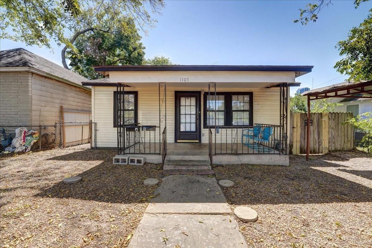 View 1105 E 3rd ST in Shelley N G 1105 E 3rd ST - front exterior - Luxury home in Shelley N G, Austin, TX