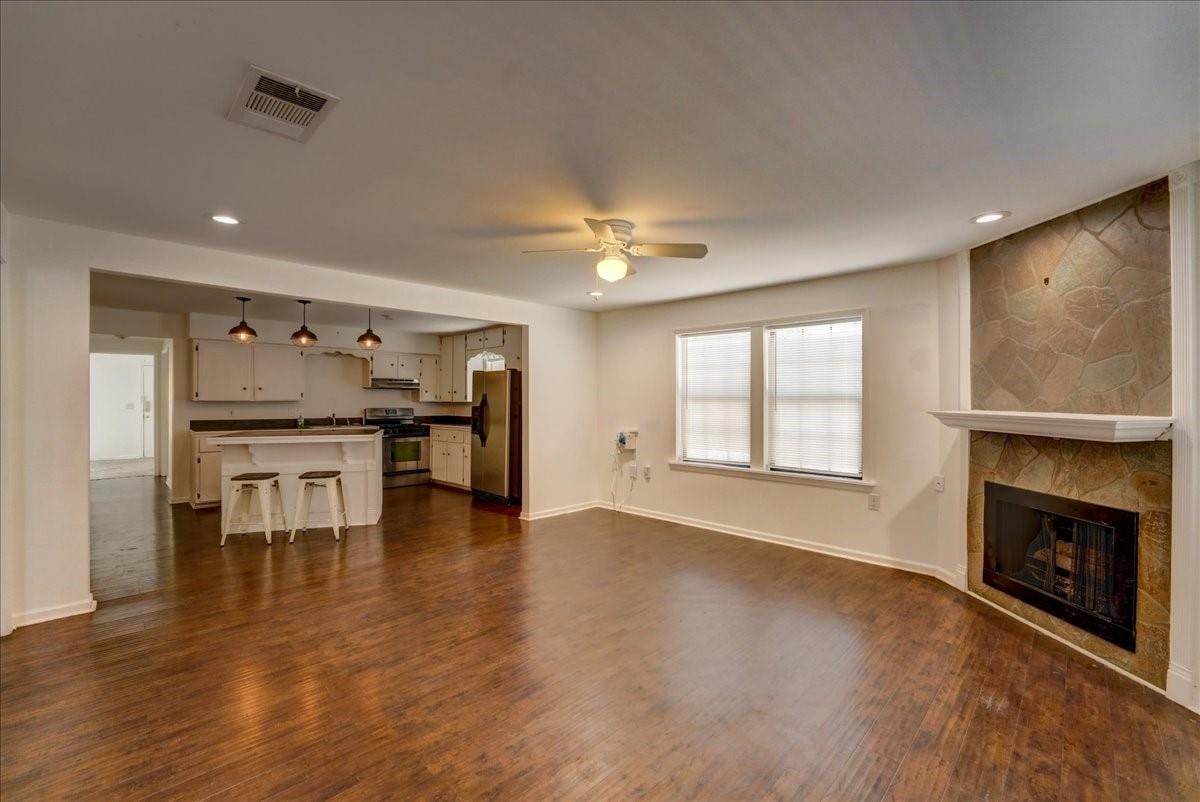 Living area at 1105 E 3rd St - 5 bed 3 bath home