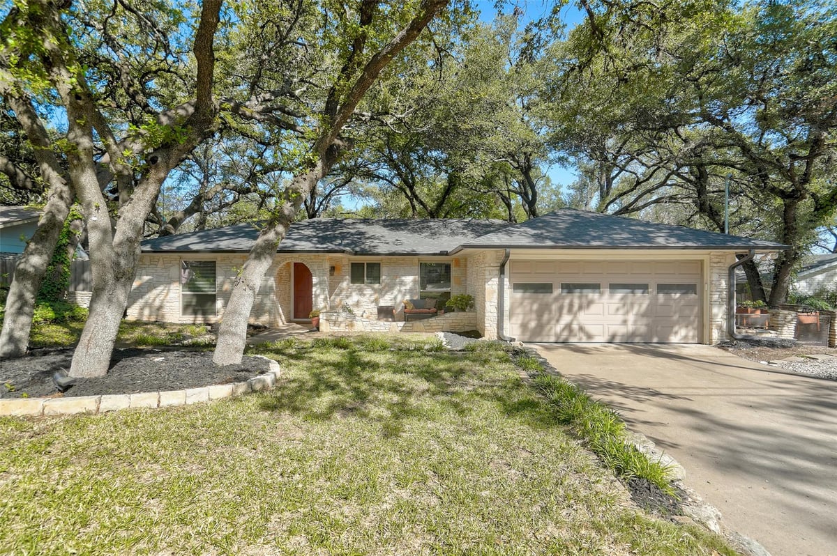 View 1105 N Riviera CIR in Riviera Spgs 1105 N Riviera CIR - property photo 1 - Luxury home in Riviera Spgs, Cedar Park, TX