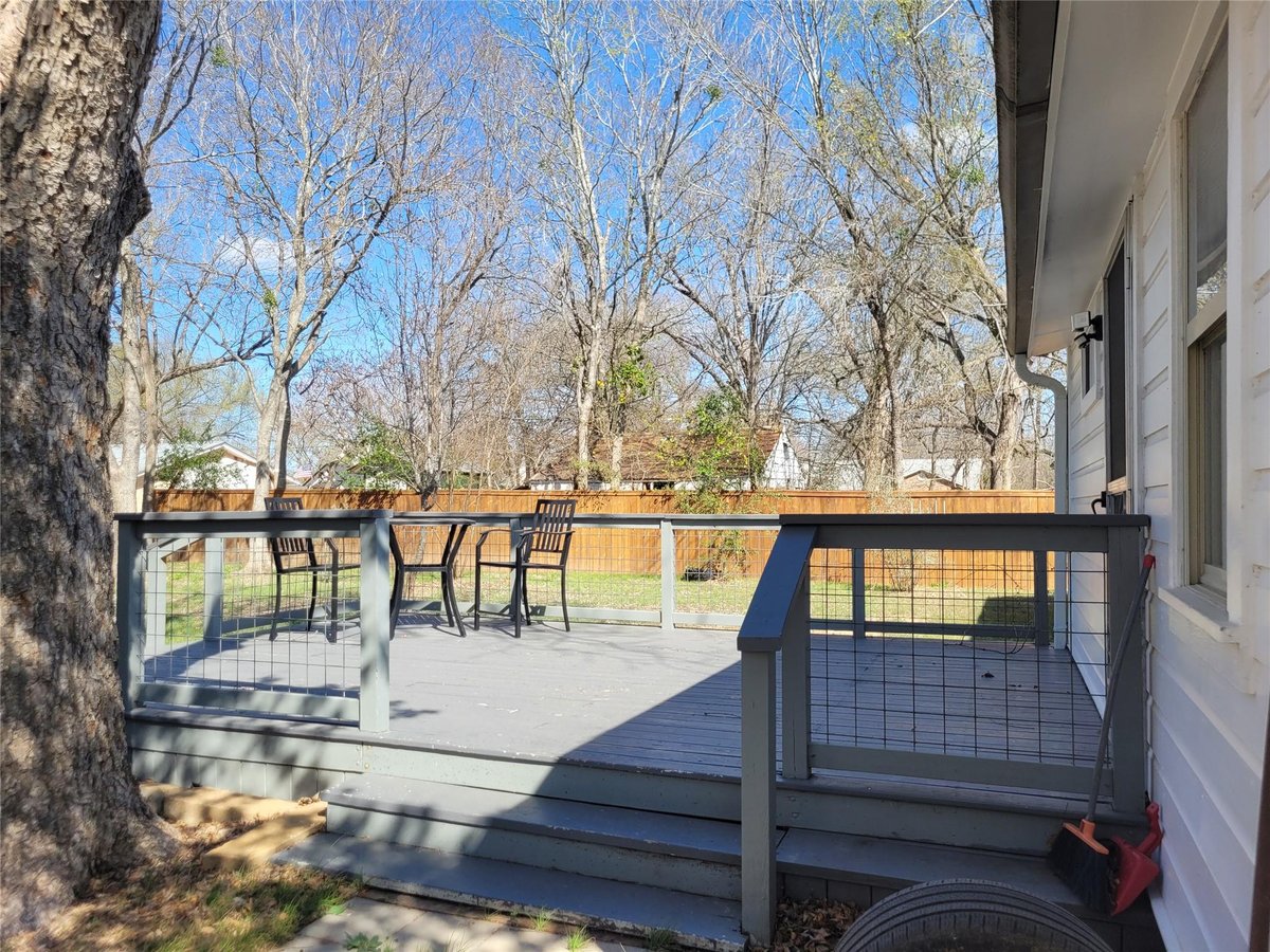 Living area at 1106 Austin St - 3 bed 2 bath home