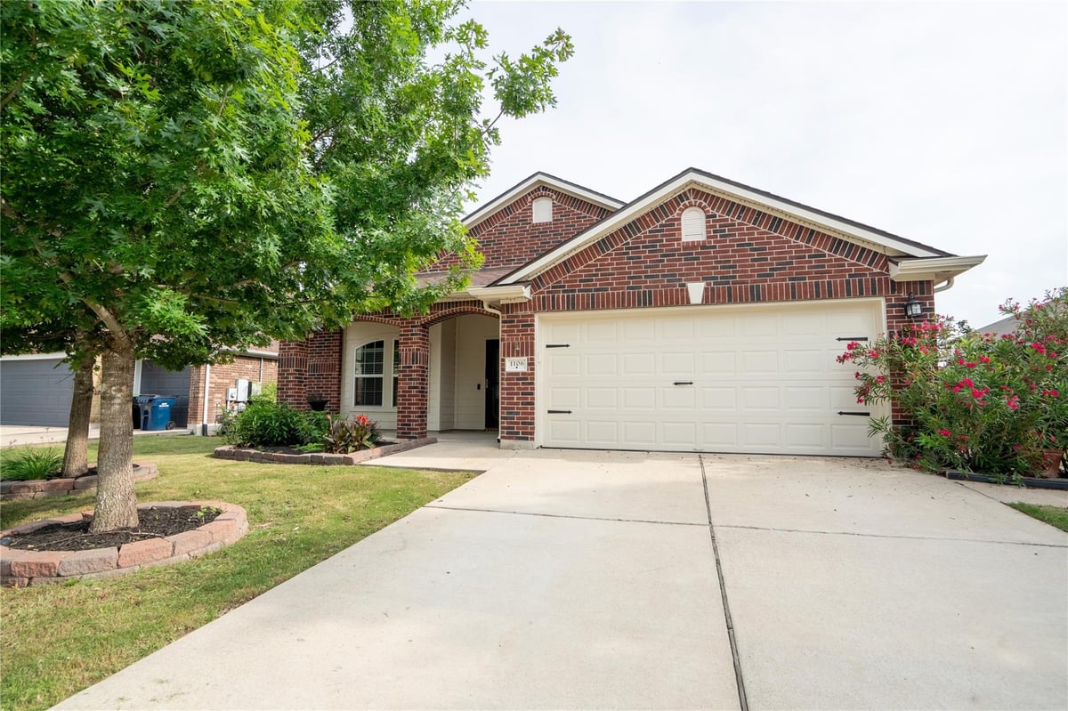 View 1106 Irina CV in Carol Meadows Sec 01 1106 Irina CV - front exterior - Luxury home in Carol Meadows Sec 01, Hutto, TX