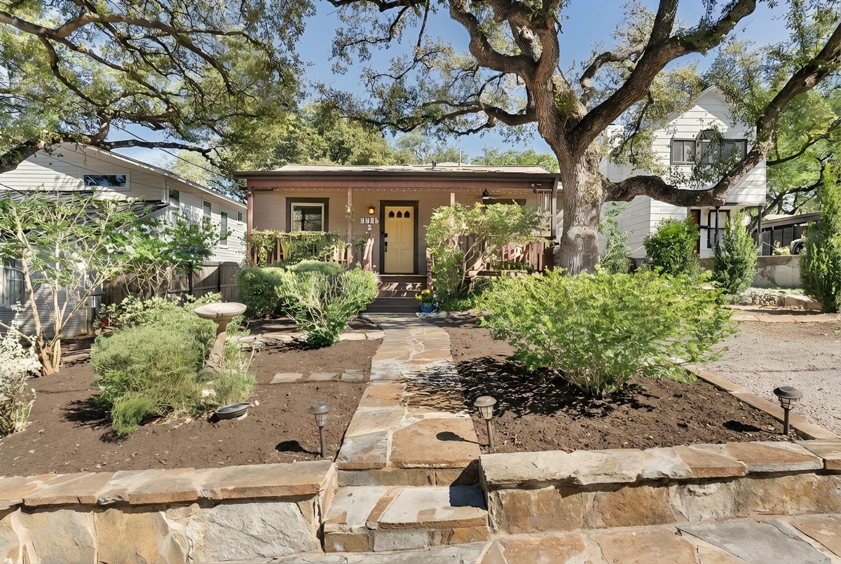 View 1106 Mission RDG Unit #A in Travis Heights 1106 Mission RDG Unit #A - property photo 1 - Luxury home in Travis Heights, Austin, TX