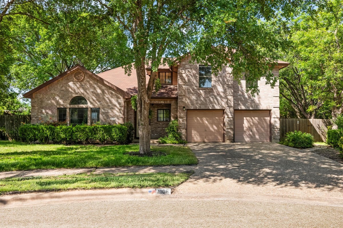 View 1106 Split Oak CV in Saxony 1106 Split Oak CV - front exterior - Luxury home in Saxony, Pflugerville, TX