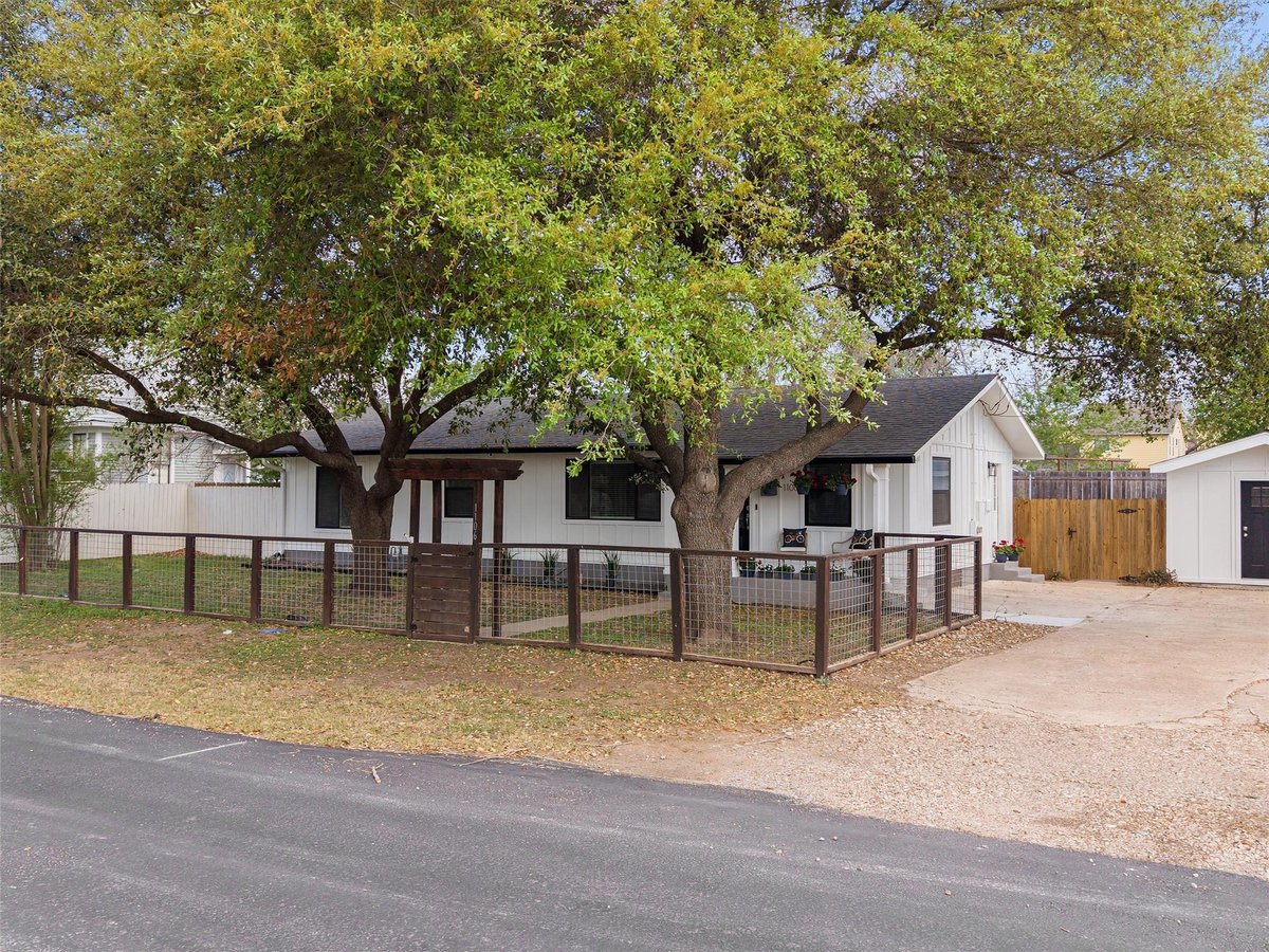 View 1106 Spring St in Building Blk 1106 Spring St - property photo 1 - Luxury home in Building Blk, Bastrop, TX