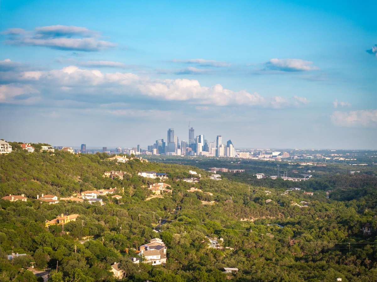 View 1106 The High Rd in Maseles F C Add 1106 The High Rd - front exterior - Luxury lot in Maseles F C Add, Austin, TX