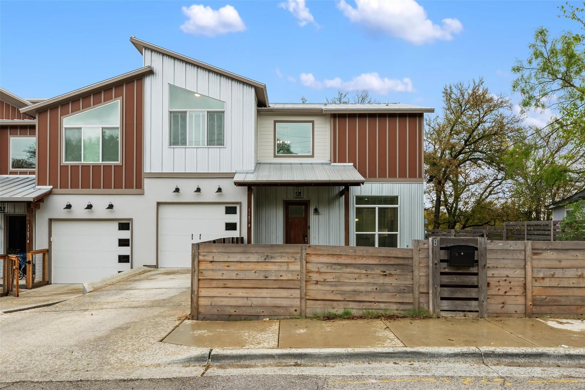 View 1107 Lott Ave Unit #B in Green Valley 01 1107 Lott Ave Unit #B - front exterior - Luxury home in Green Valley 01, Austin, TX