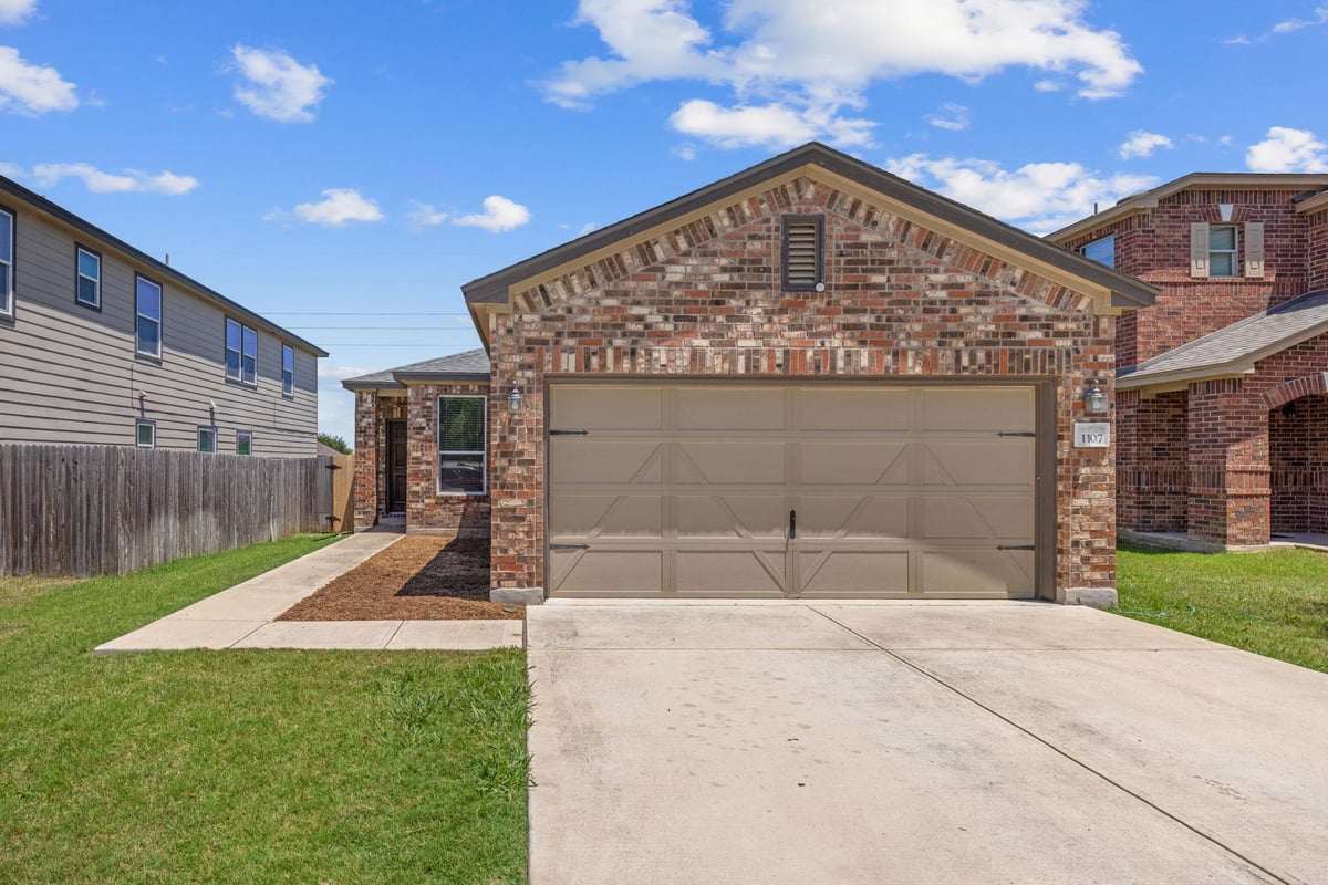 View 1107 Sagebrush DR in Village Of Sage Meadows Ph 1107 Sagebrush DR - front exterior - Luxury home in Village Of Sage Meadows Ph, Temple, TX