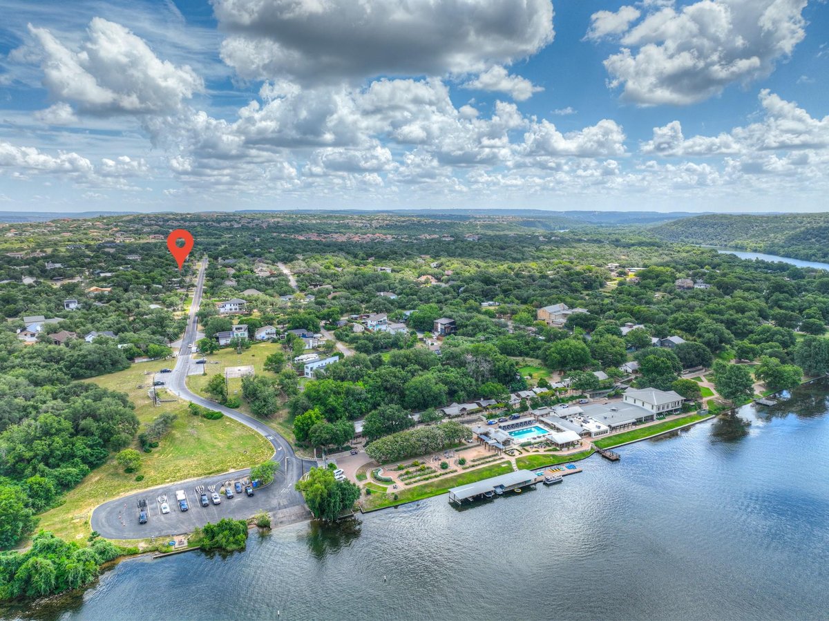 View 1108 S Quinlan Park RD in Baldwins Point Resub 1108 S Quinlan Park RD - front exterior - Luxury lot in Baldwins Point Resub, Austin, TX