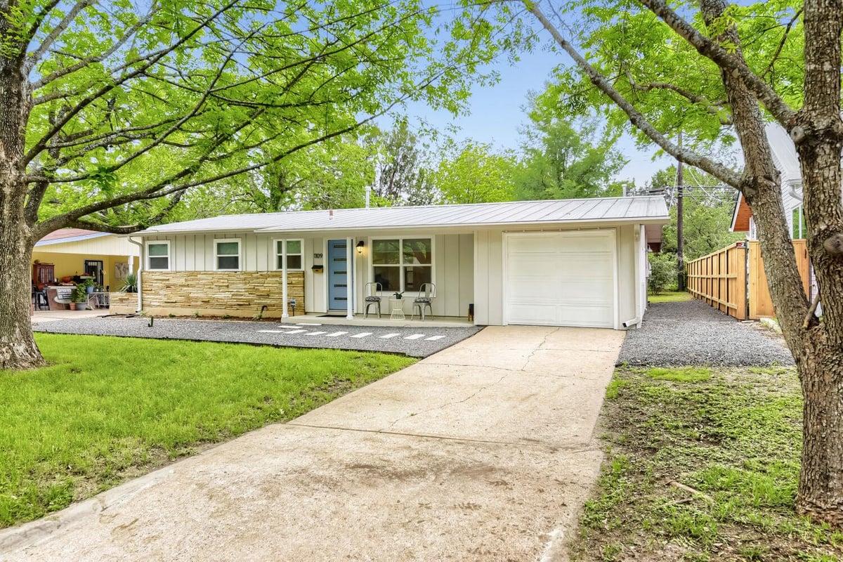Primary bedroom at 1109 Fieldcrest Dr - 3 bed 1 bath home