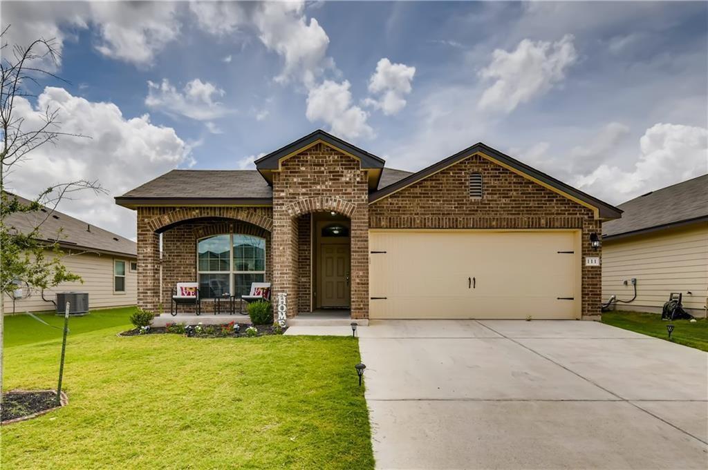 View 111 Lillian Dr in Avery Glen 111 Lillian Dr - property photo 1 - Luxury home in Avery Glen, Taylor, TX