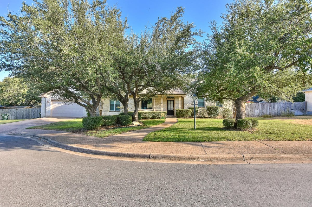 111 Pecos CT - property photo 1 - Luxury home in Reata Trails Unit 04 Resub, Georgetown, TX