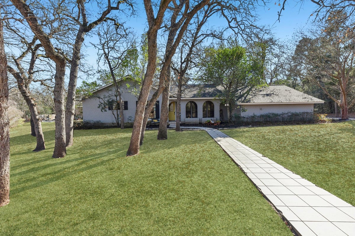 View 111 Post Oak Dr in Cedar Hills 111 Post Oak Dr - front exterior - Luxury home in Cedar Hills, Elgin, TX