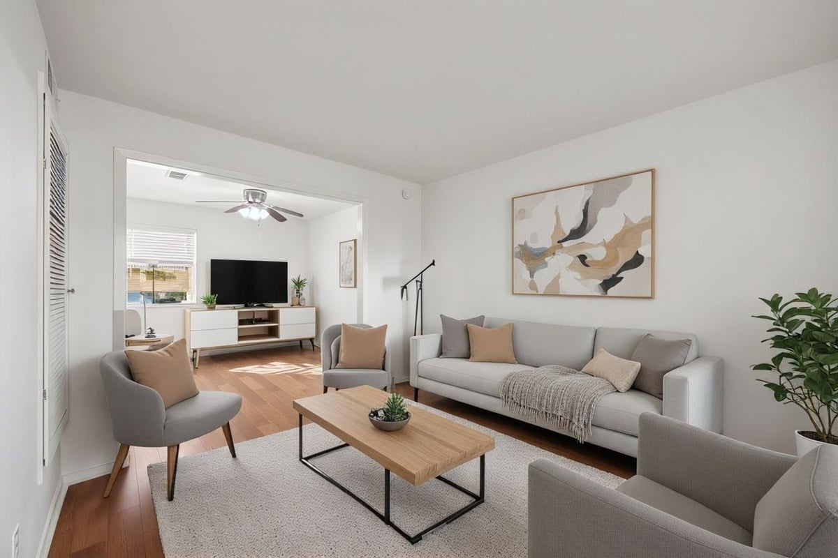 1110 W 22nd St Unit #2 - front exterior - Luxury home in West Campus Cottages Condo The, Austin, TX