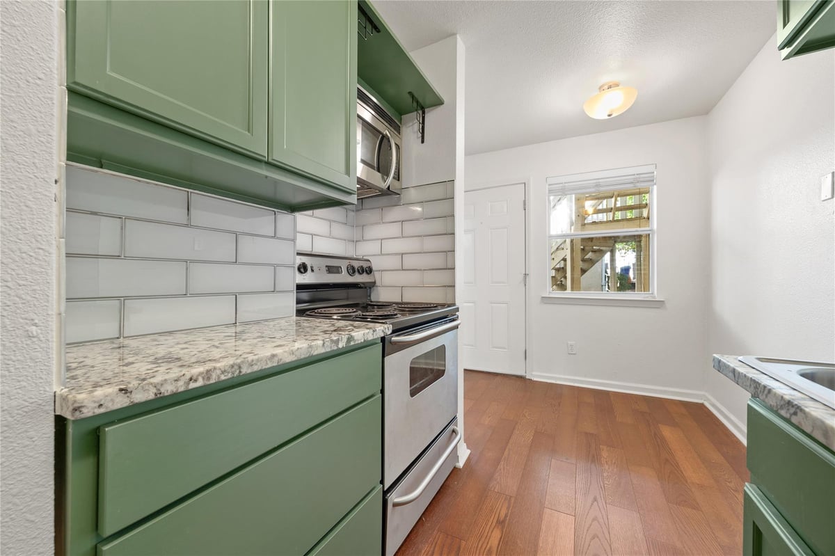 Living area at 1110 W 22nd St Unit #2 - 1 bed 1 bath home