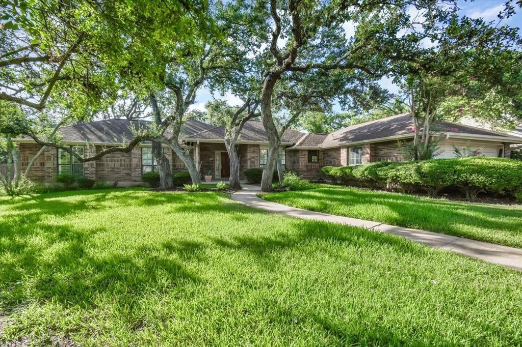 View 11103 Chateau Hl in Spicewood Estates Sec 01 11103 Chateau Hl - front exterior - Luxury home in Spicewood Estates Sec 01, Austin, TX