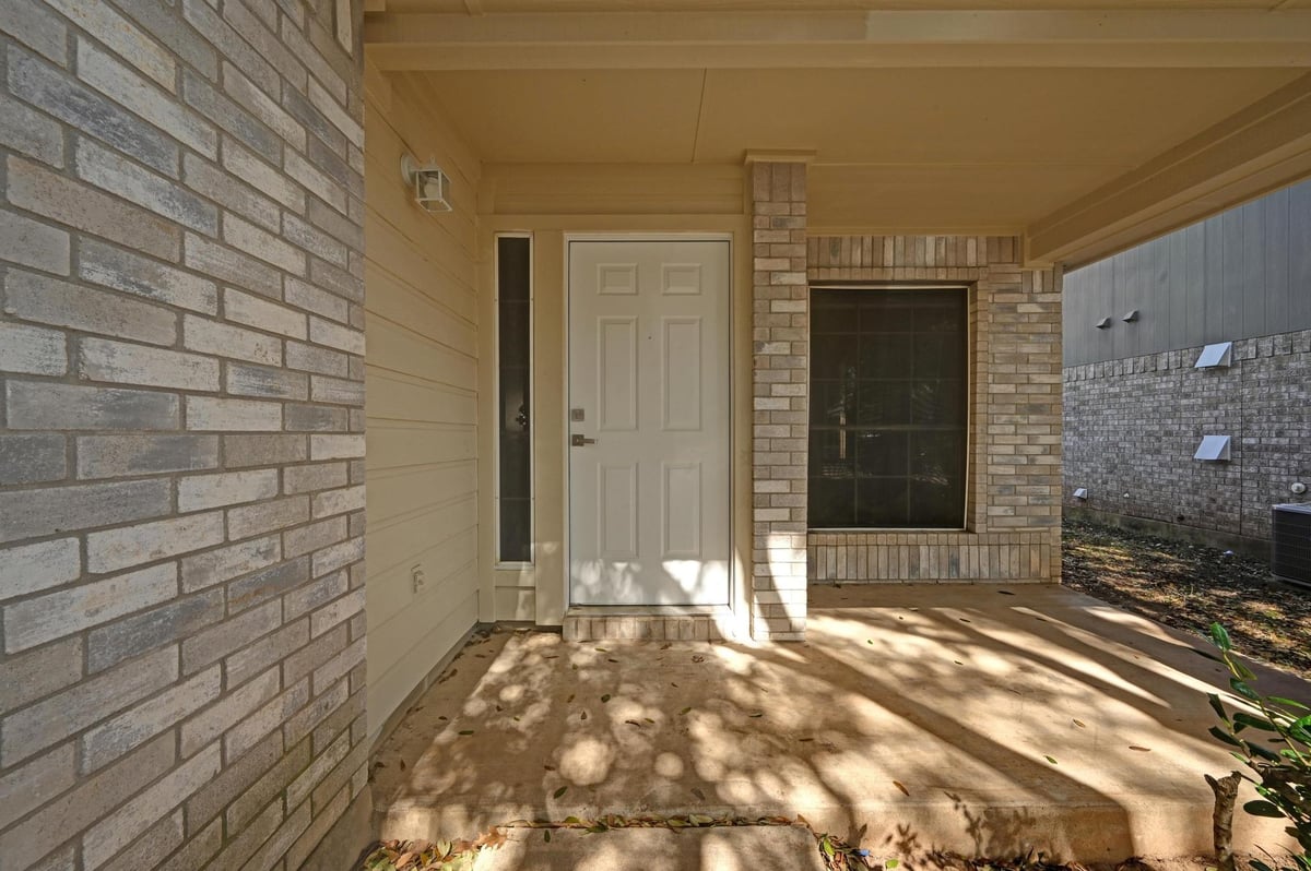 View 11106 Franklins Tale LOOP in Canterbury Trails Sec 02 11106 Franklins Tale LOOP - property photo 1 - Luxury home in Canterbury Trails Sec 02, Austin, TX