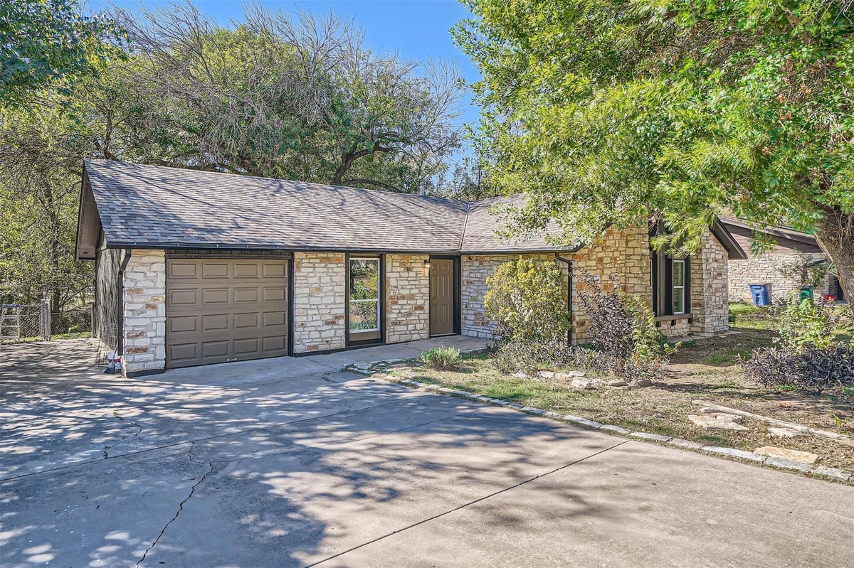 View 1111 Newport Ave in North Acres Sec 03 1111 Newport Ave - front exterior - Luxury home in North Acres Sec 03, Austin, TX