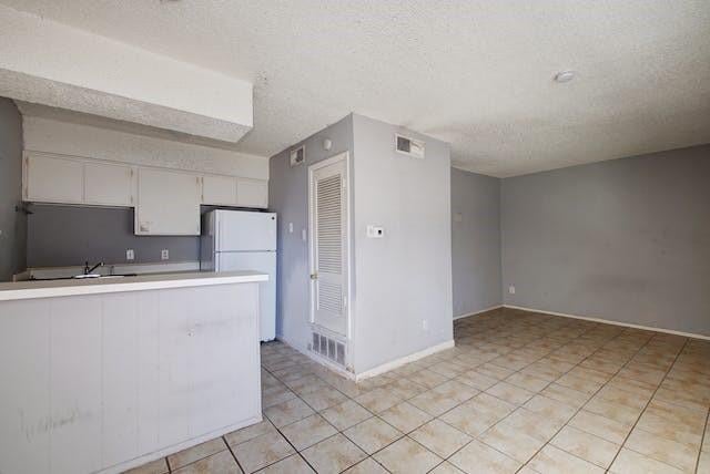 View 1111 W 10th ST Unit #114 in Old Castle Hill Condo Amd 1111 W 10th ST Unit #114 - front exterior - Luxury home in Old Castle Hill Condo Amd, Austin, TX