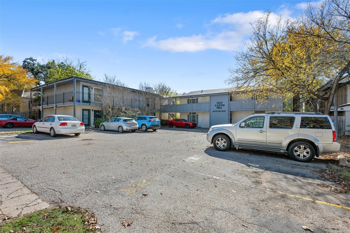 View 1111 W 10th ST Unit #202 in Old Castle Hill Condominiums 1111 W 10th ST Unit #202 - front exterior - Luxury home in Old Castle Hill Condominiums, Austin, TX