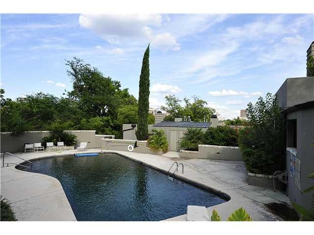 View 1111 W 12th ST Unit #120 in Condominium De Saligny Amd 1111 W 12th ST Unit #120 - front exterior - Luxury home in Condominium De Saligny Amd, Austin, TX