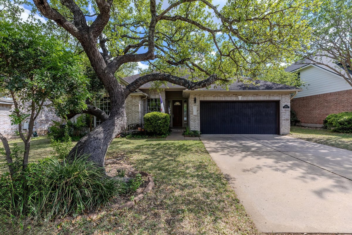 View 11113 Brista WAY in Canyon Creek Sec 26 11113 Brista WAY - property photo 1 - Luxury home in Canyon Creek Sec 26, Austin, TX