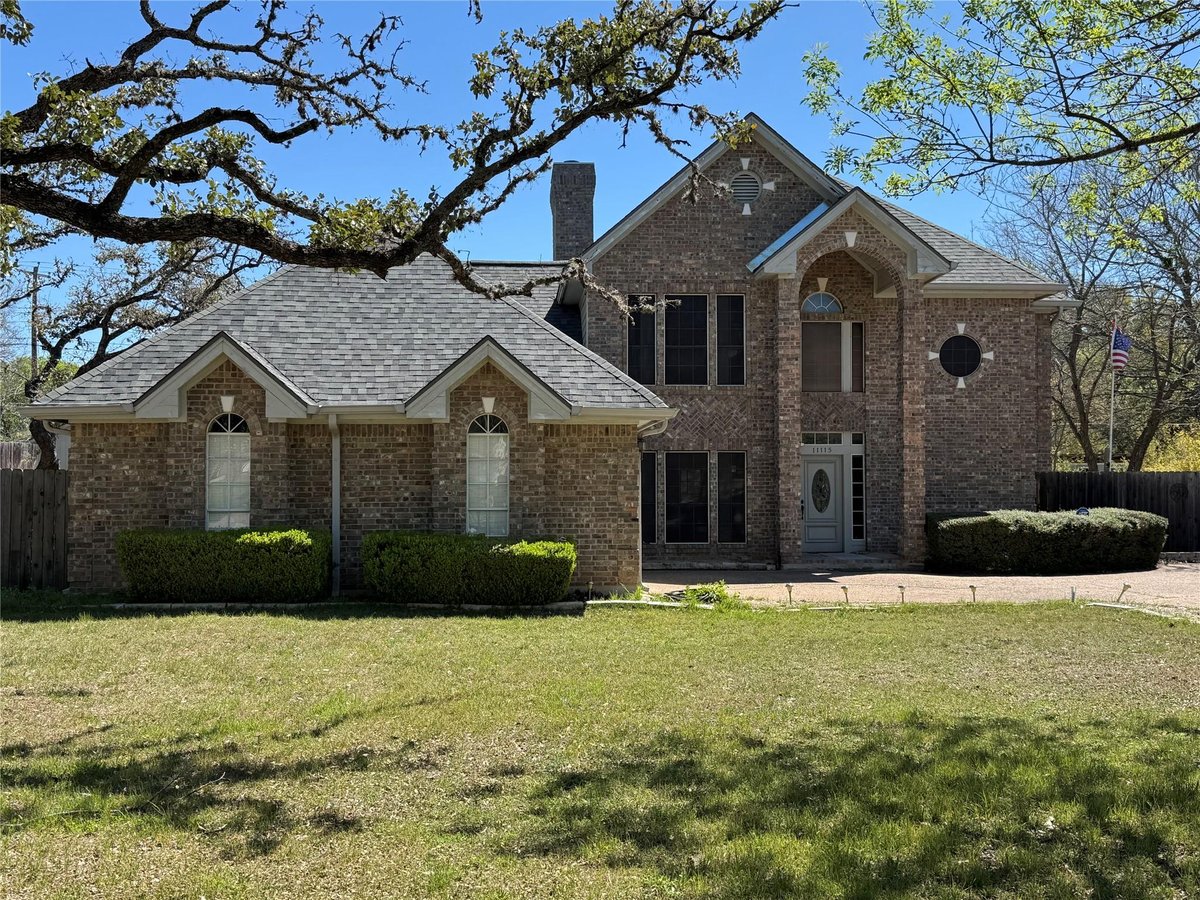 11115 Shady Hollow Dr - front exterior - Luxury home in Shady Hollow Add, Austin, TX