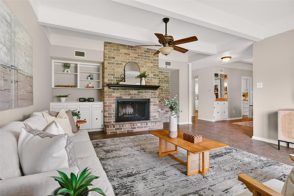 View 11121 Pinehurst DR Unit #D in One Onion Creek Condo Amd 11121 Pinehurst DR Unit #D - front exterior - Luxury home in One Onion Creek Condo Amd, Austin, TX