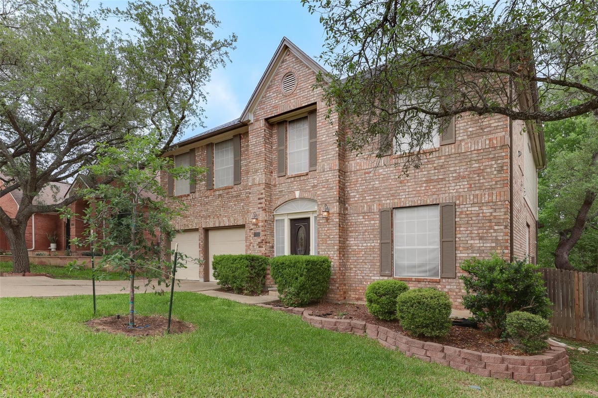 View 11125 Savin Hill Ln in Circle C Ranch Ph B Sec 13 11125 Savin Hill Ln - front exterior - Luxury home in Circle C Ranch Ph B Sec 13, Austin, TX