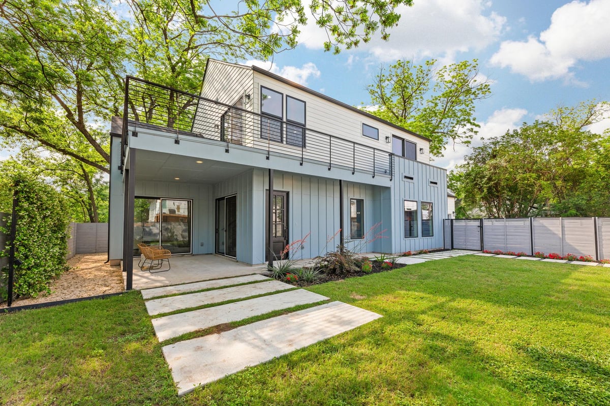 View 1113 Walton Ln Unit #1 in 1113 Walton Ln Condominiums 1113 Walton Ln Unit #1 - front exterior - Luxury home in 1113 Walton Ln Condominiums, Austin, TX