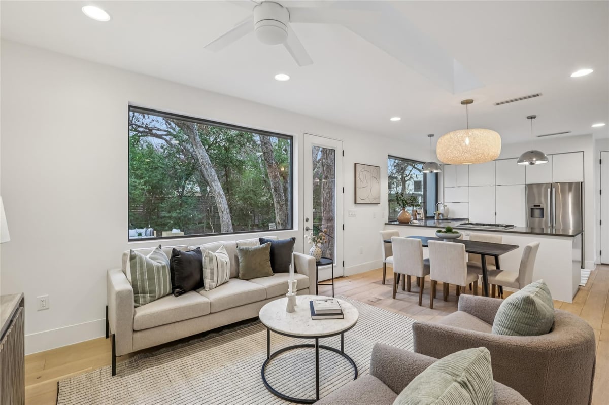 View 1114 Mariposa DR Unit #B in 1114-1116 Mariposa Drive 1114 Mariposa DR Unit #B - front exterior - Luxury home in 1114-1116 Mariposa Drive, Austin, TX