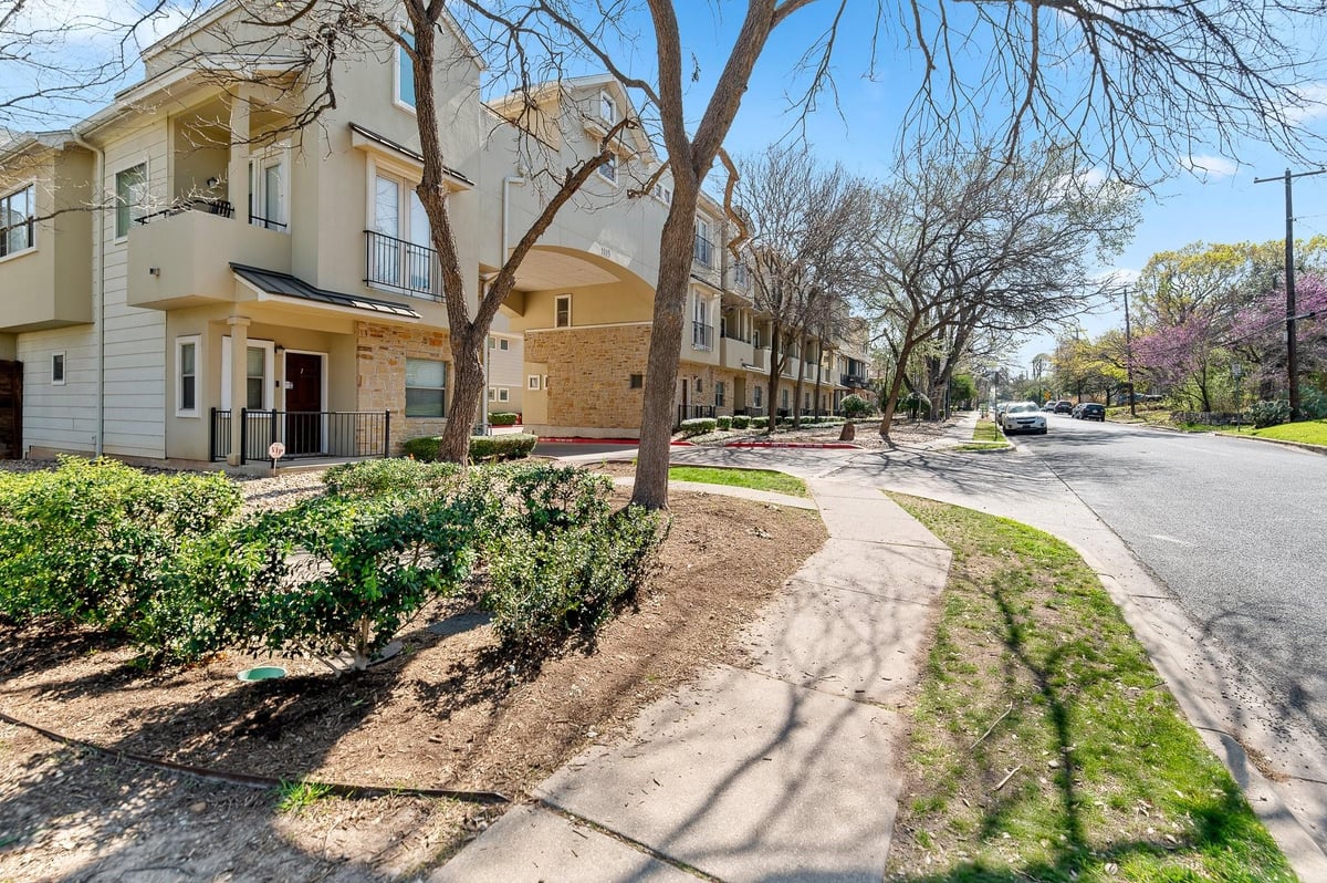 View 1115 Kinney Ave Unit #26 in Ivy On Kinney Condo Amd 1115 Kinney Ave Unit #26 - property photo 1 - Luxury home in Ivy On Kinney Condo Amd, Austin, TX