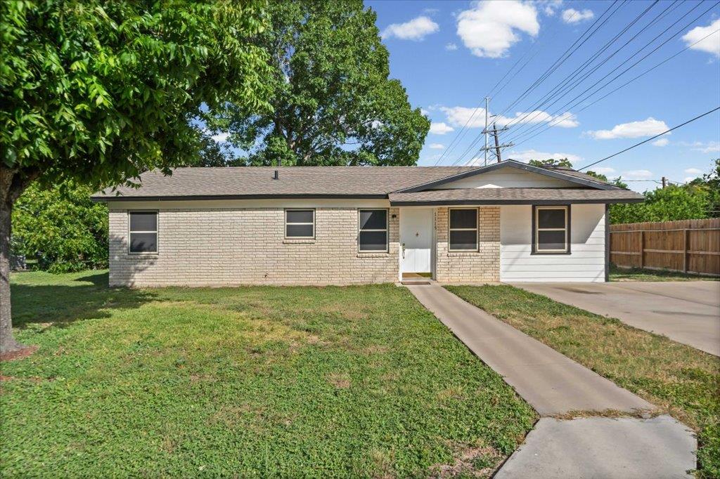 1115 Sycamore ST - property photo 1 - Luxury home in Rio Vista Terrace, San Marcos, TX