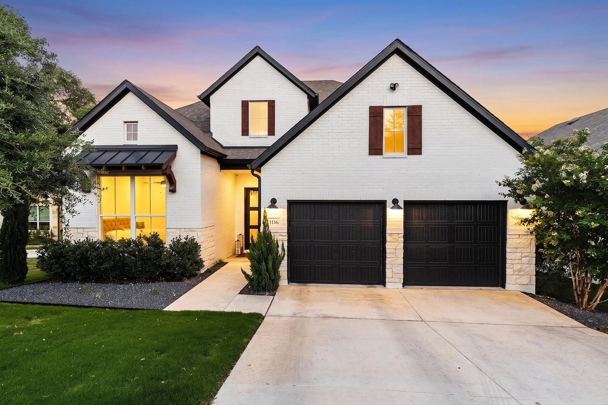 1116 River TRCE - front exterior - Luxury home in Wolf Ranch West Sec 1Bg, Georgetown, TX