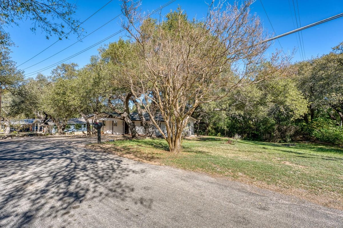 Primary bedroom at 1117 County Road 132B - 2 bed 2 bath home